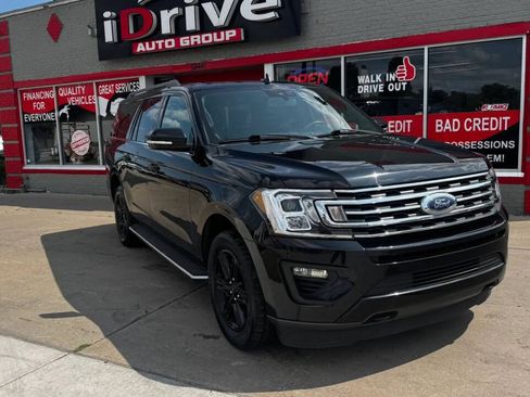 Used 2020 Ford Expedition Max XLT w/ Equipment Group 202A AWD/4WD image 2