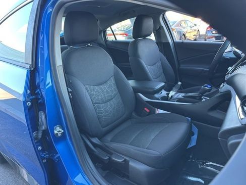 Used 2017 Chevrolet Volt LT w/ Comfort Package image 34