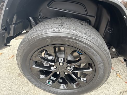 Used 2023 Jeep Wrangler Sahara image 19