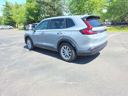 Used 2023 Honda CR-V EX image 5