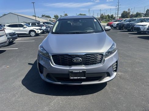 Used 2020 Kia Sorento LX image 2