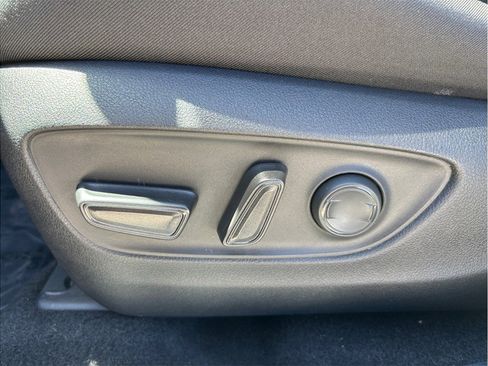 Used 2022 Toyota RAV4 XLE image 19