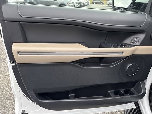 Used 2024 Ford Expedition Max Limited image 10