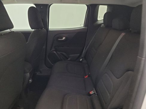 Used 2020 Jeep Renegade Latitude w/ Cold Weather Group AWD/4WD image 18