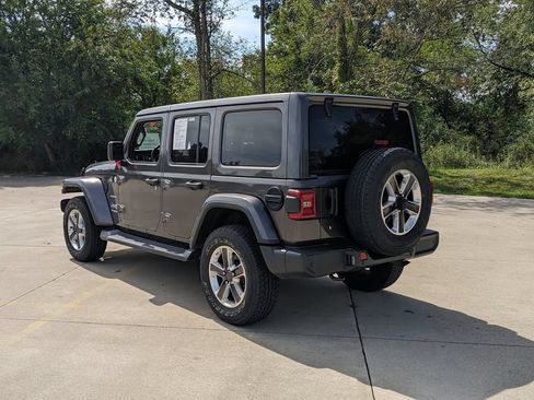 Used 2019 Jeep Wrangler Unlimited Sahara w/ Uconnect 4C Nav & Sound Group AWD/4WD image 5