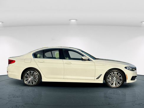 Used 2019 BMW 530i w/ Convenience Package image 8