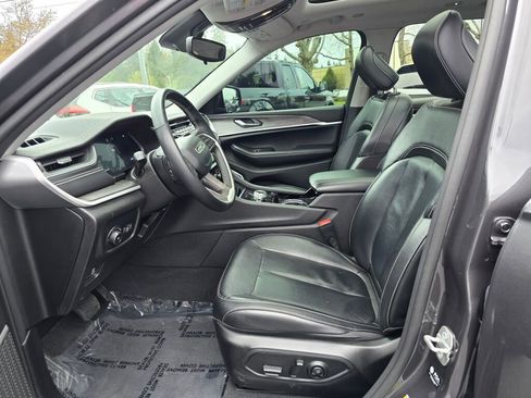 Used 2022 Jeep Grand Cherokee L Limited AWD/4WD image 3