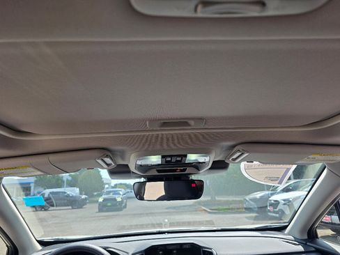 Used 2025 Subaru Crosstrek 2.0i Premium image 12