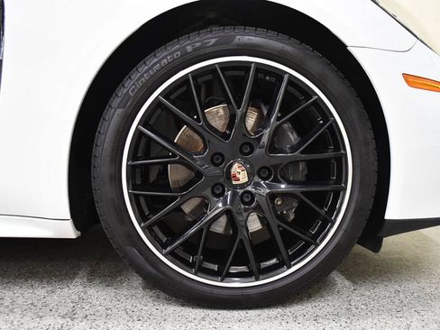 Used 2021 Porsche Panamera RWD image 26