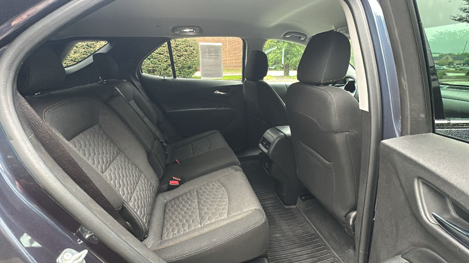 Used 2018 Chevrolet Equinox LT AWD/4WD image 25