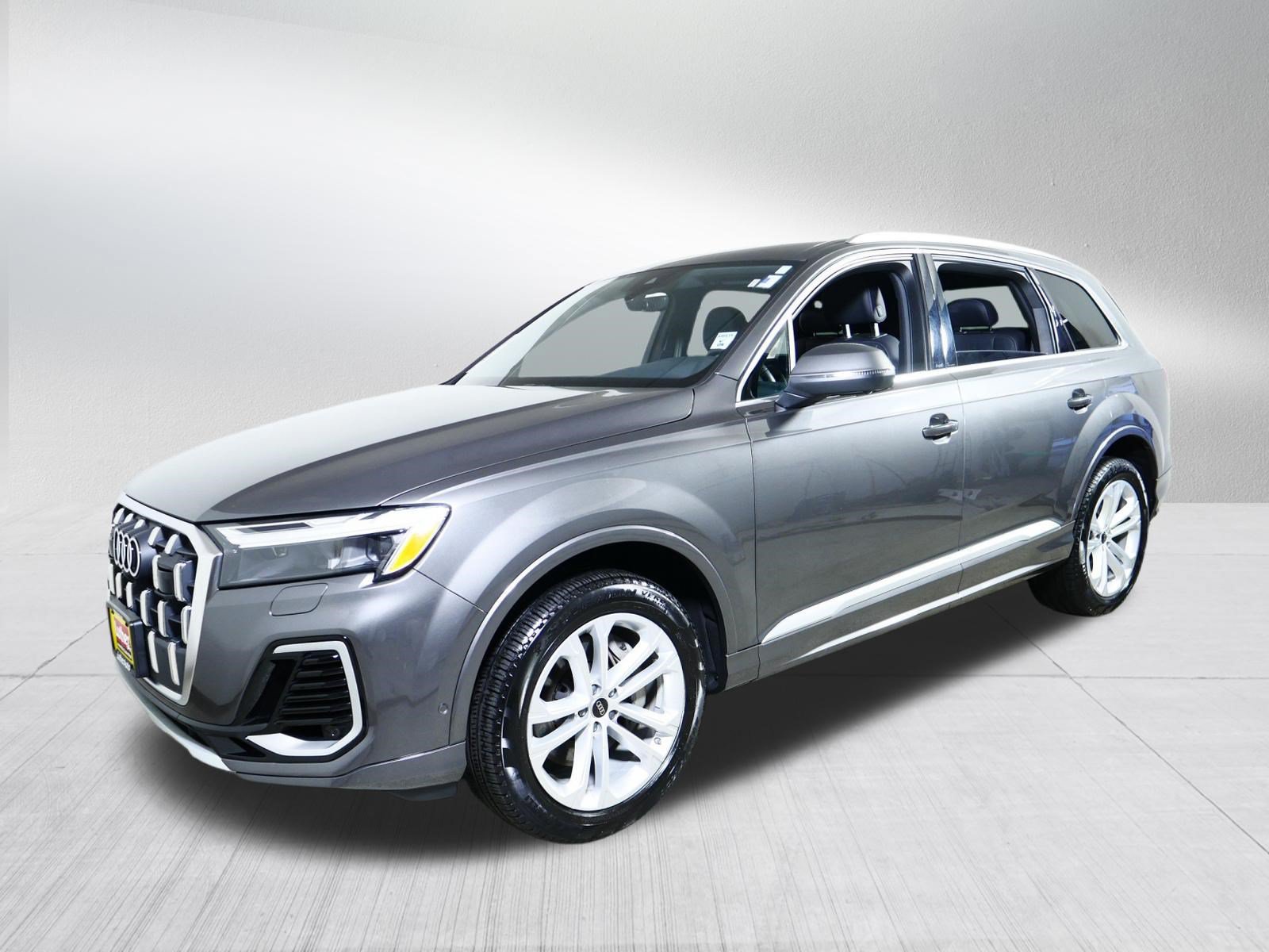 Certified 2025 Audi Q7 3.0T Premium Plus AWD/4WD image 3