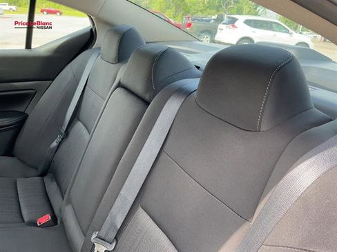 Used 2025 Nissan Altima 2.5 SV image 13