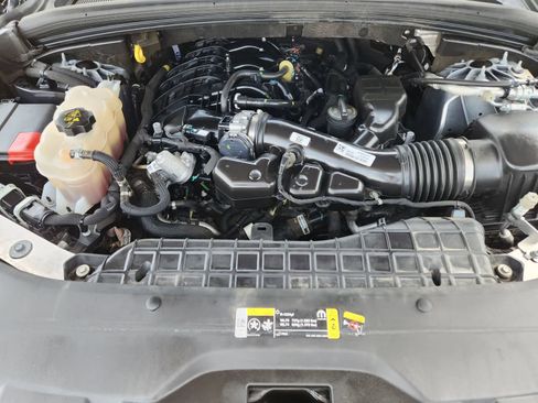 Used 2024 Jeep Grand Cherokee Laredo RWD image 29