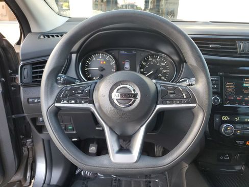 Used 2020 Nissan Rogue Sport SV FWD image 20