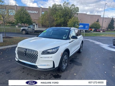 New 2025 Lincoln Corsair AWD w/ Equipment Group 101A image 9