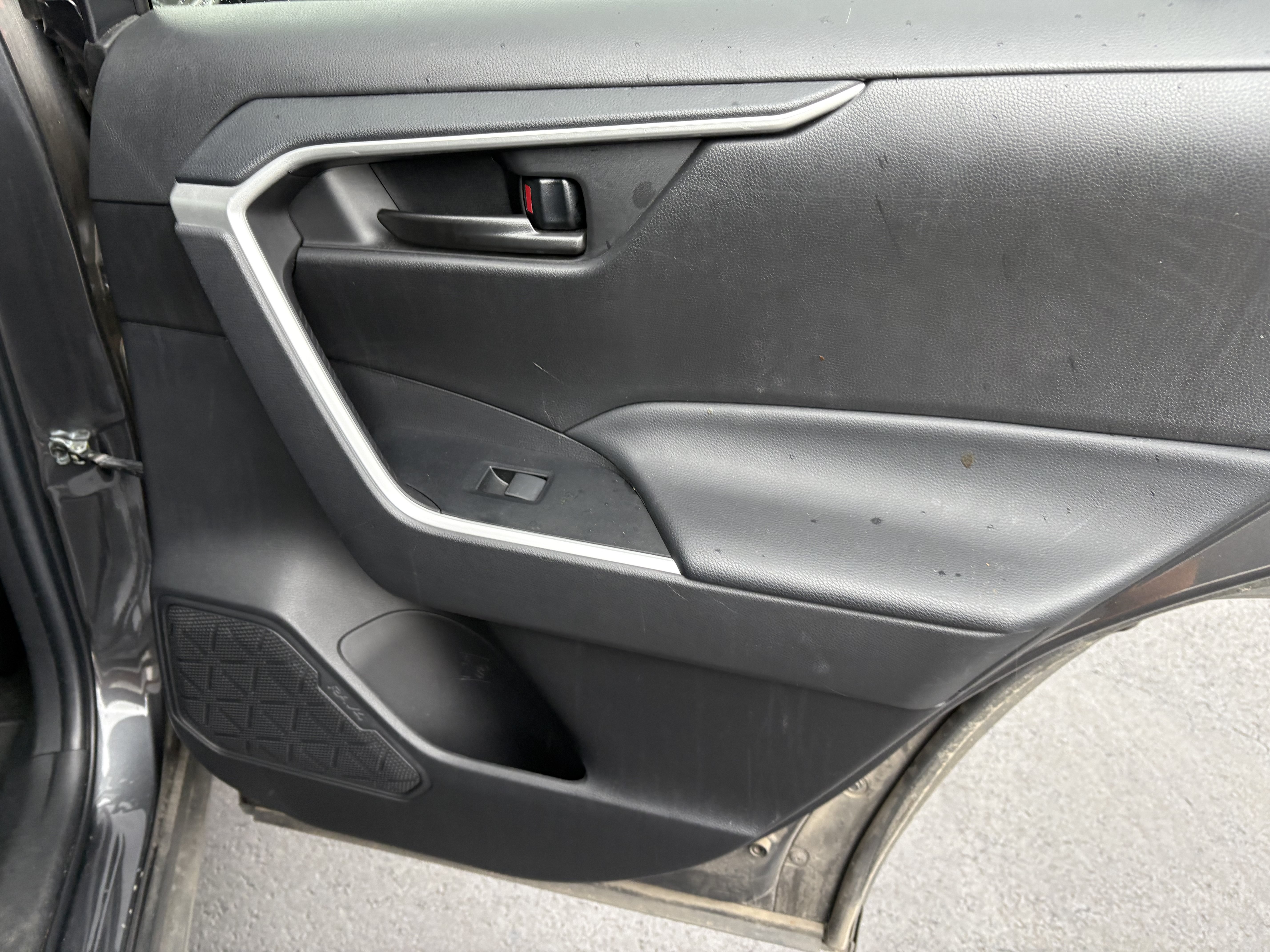 Used 2023 Toyota RAV4 LE FWD image 17