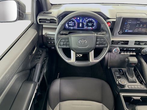 Used 2024 Toyota Tacoma 4x4 Double Cab image 10