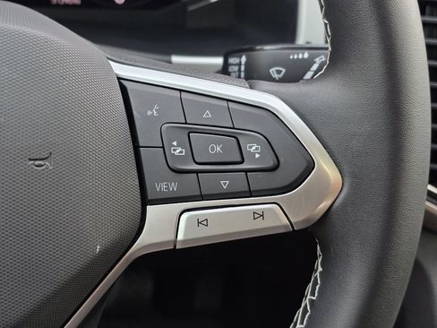 Used 2023 Volkswagen Atlas SE w/ Panoramic Sunroof Package FWD image 32
