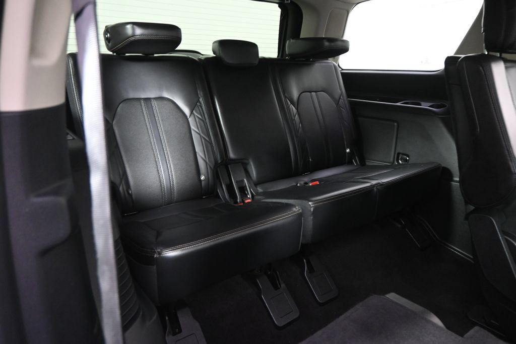Used 2020 Ford Expedition Platinum AWD/4WD image 19