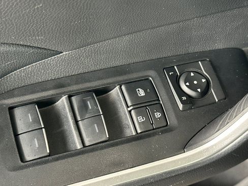 Used 2025 Toyota RAV4 XLE AWD/4WD image 13
