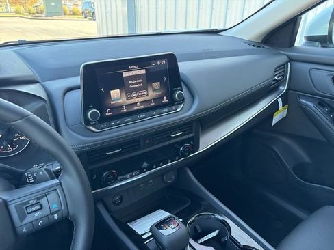 New 2026 Nissan Rogue SV w/ SV Premium Package image 18