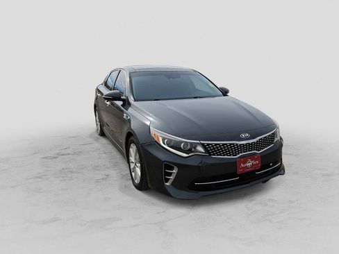 Used 2017 Kia Optima EX w/ Premium Package image 2