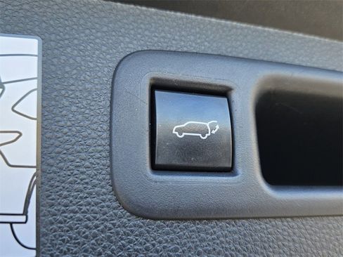 Used 2021 Toyota Highlander Platinum image 15