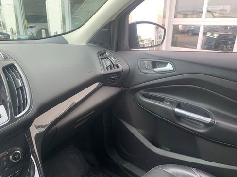 Used 2015 Ford Escape Titanium w/ Equipment Group 301A AWD/4WD image 18