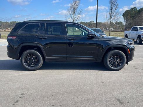 New 2026 Jeep Grand Cherokee Altitude AWD/4WD image 8