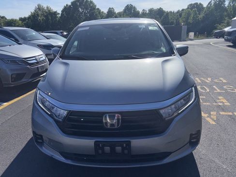 Used 2023 Honda Odyssey Elite image 3