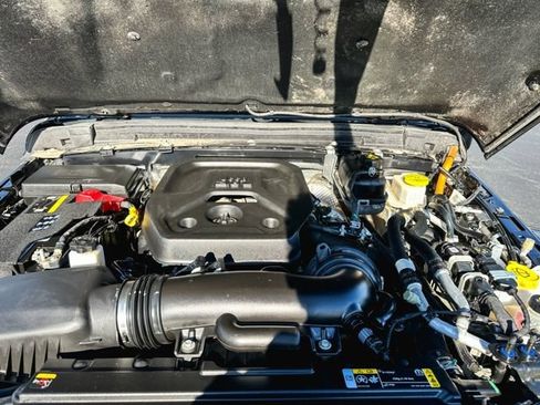 Used 2024 Jeep Wrangler Unlimited AWD/4WD image 12