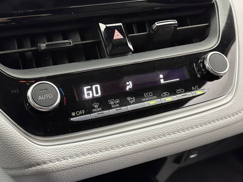 Used 2023 Toyota Corolla SE image 15