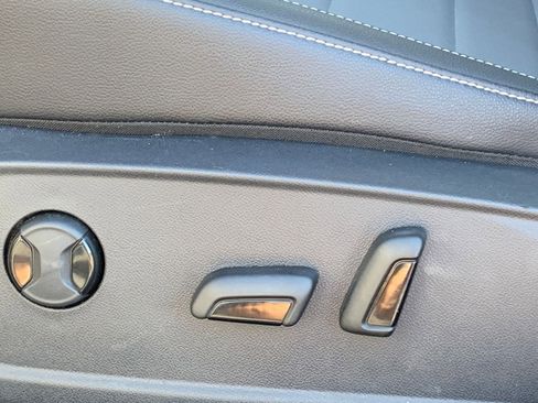 Used 2025 Volkswagen Jetta SE image 23