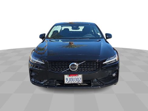 Used 2024 Volvo S60 B5 Core image 3
