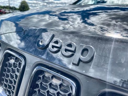 Used 2020 Jeep Compass Latitude image 30