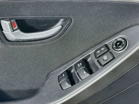 Used 2013 Hyundai Elantra GT FWD image 19