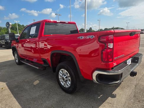 Used 2025 Chevrolet Silverado 2500 LT w/ Convenience Package AWD/4WD image 3