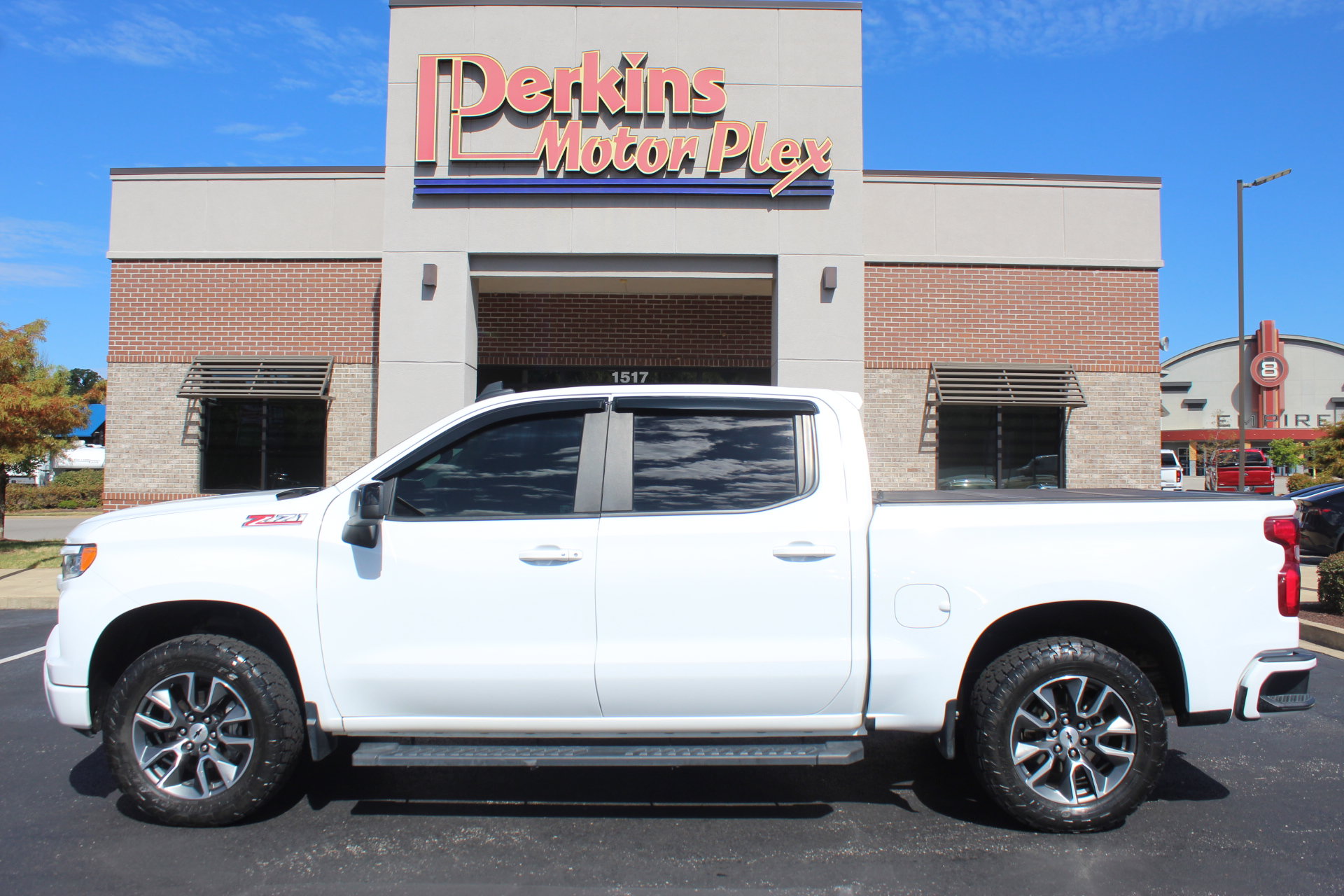 Used 2023 Chevrolet Silverado 1500 RST w/ Z71 Off-Road Package AWD/4WD image 11