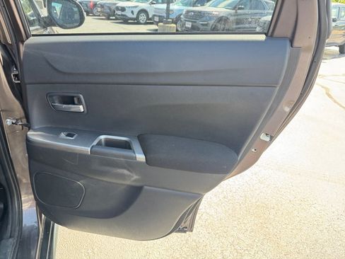 Used 2018 Mitsubishi Outlander Sport ES AWD/4WD image 25