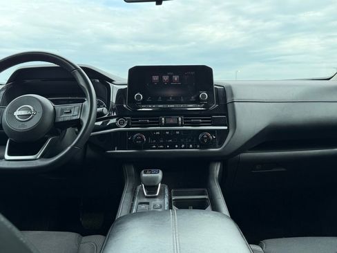 Used 2022 Nissan Pathfinder SV w/ SV Black Package image 19