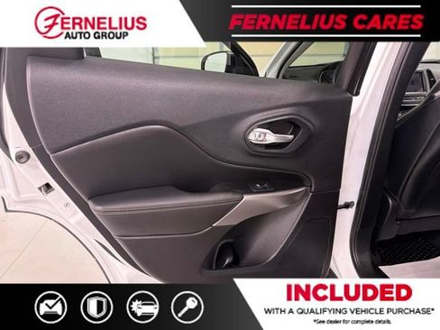 Used 2022 Jeep Cherokee Latitude Lux AWD/4WD image 15