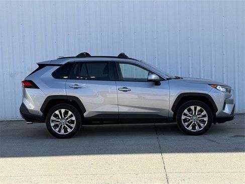 Used 2020 Toyota RAV4 Limited image 3