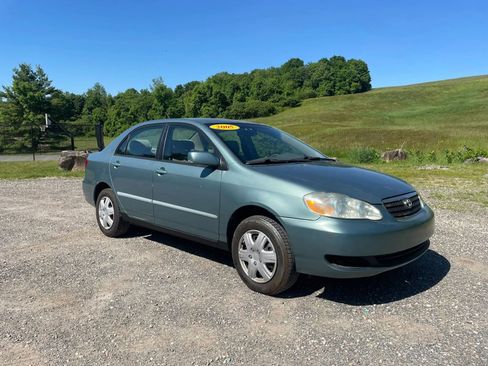 Used 2005 Toyota Corolla CE FWD image 1