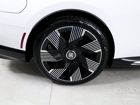 Used 2024 Rolls-Royce Spectre w/ Spectre Launch Package AWD/4WD image 34