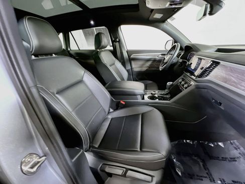 Used 2023 Volkswagen Atlas Cross Sport SE image 27