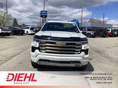Used 2022 Chevrolet Silverado 1500 High Country w/ High Country Premium Package AWD/4WD image 2
