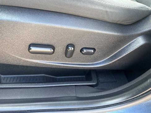 Certified 2018 Ford Escape SE image 19