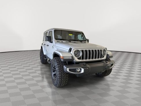 Used 2024 Jeep Wrangler Unlimited Sahara AWD/4WD image 3