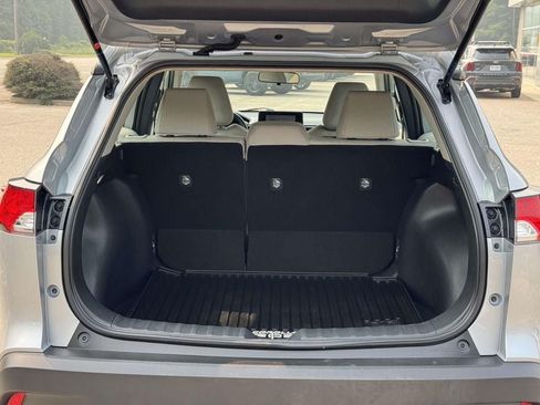 Used 2024 Toyota Corolla Cross L FWD image 17