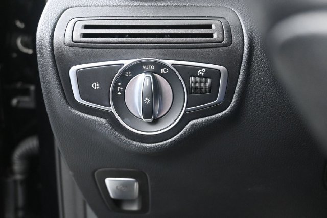 Used 2022 Mercedes-Benz GLC 300 image 18
